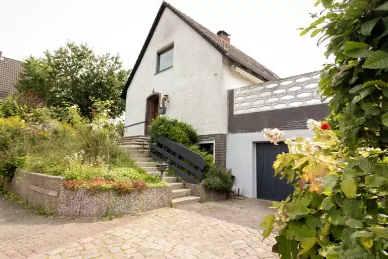 Frontansicht eines Einfamilienhauses zur Miete in Eutin