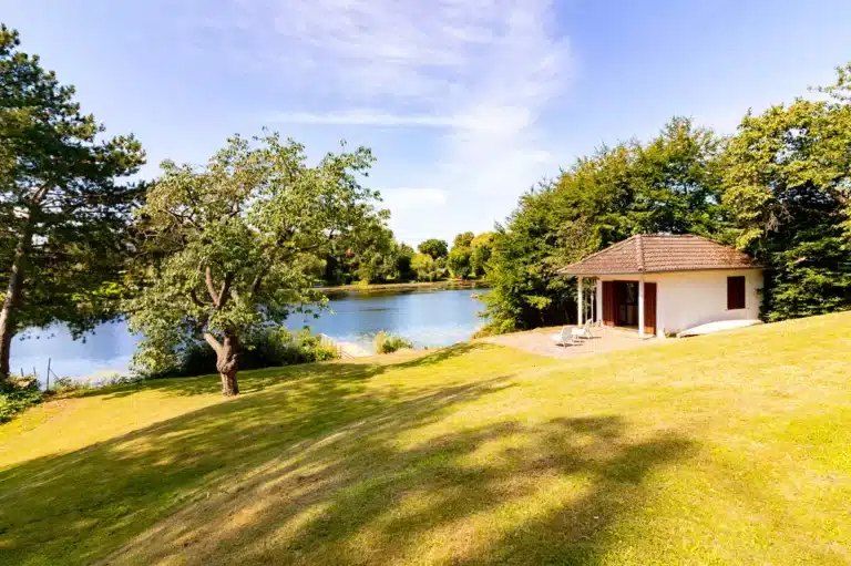 Blick auf Wakenitz eines Einfamilienhauses zur Versteigerung in Lübeck, St. Gertrud